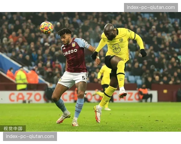 切尔西发布对阵维拉赛前训练图，蒂亚戈·席尔瓦单独进行恢复性训练